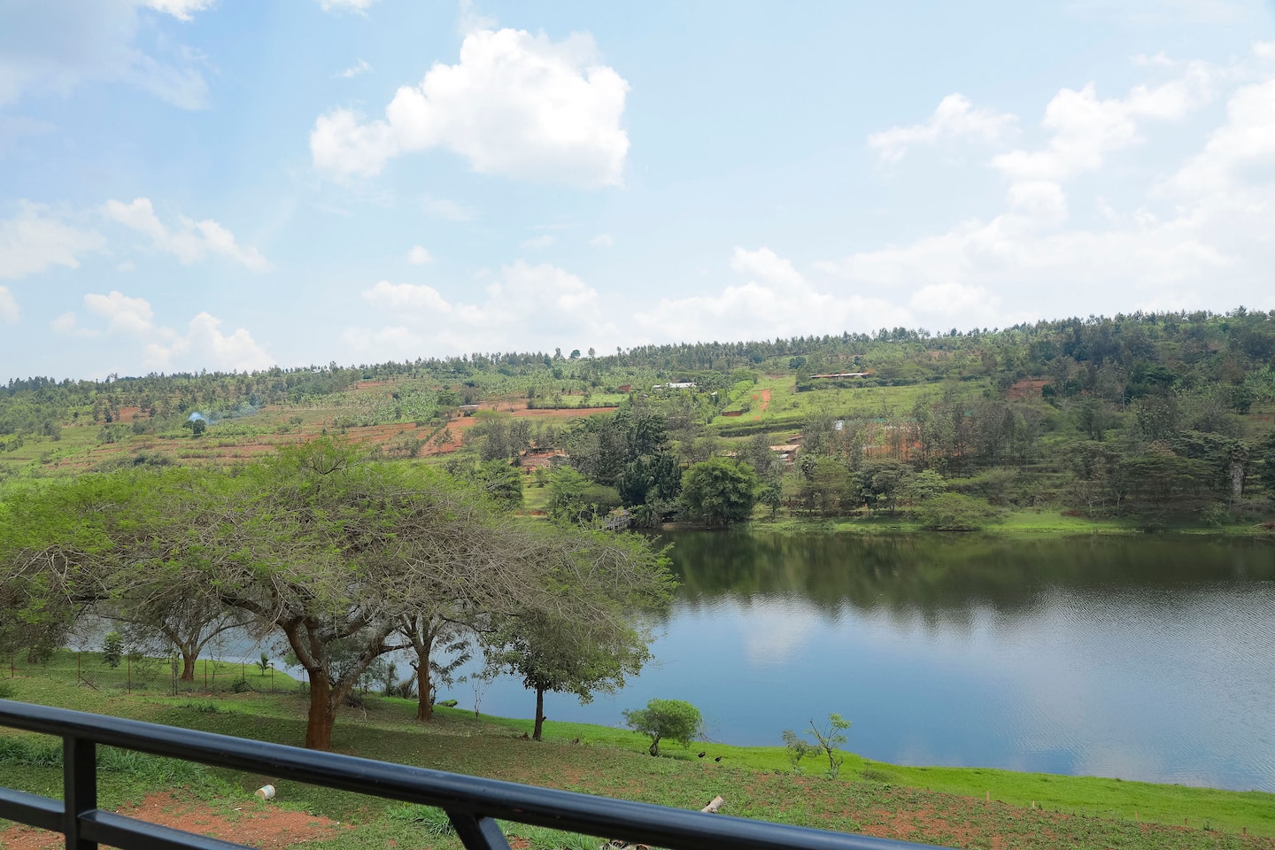 Lake Muhazi shoreline